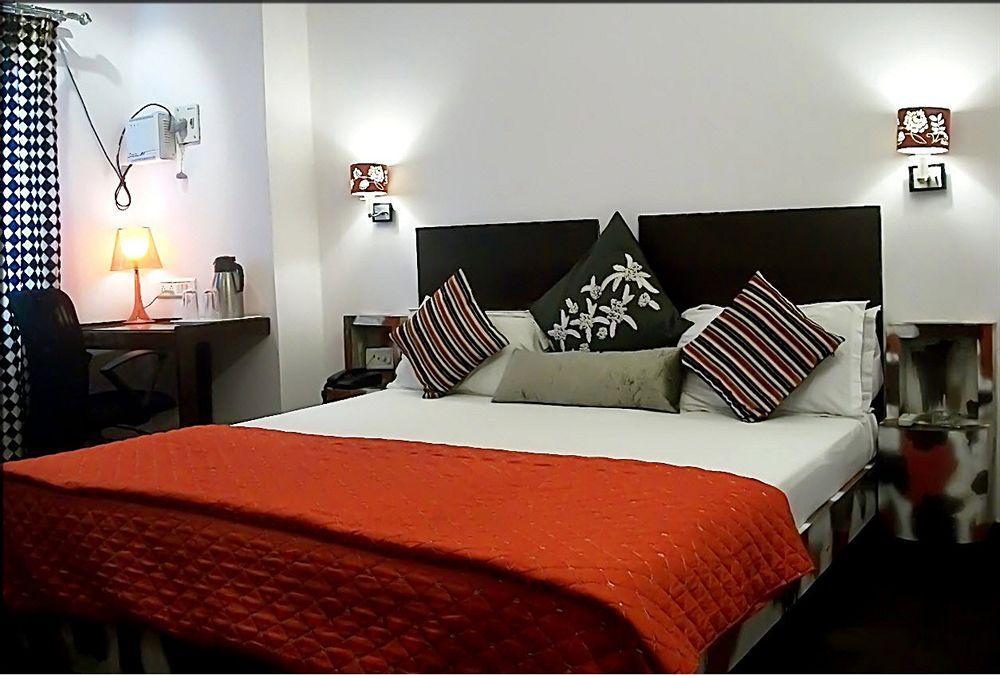 Fabhotel Prime Sarin Inn Heritage Varanasi Exterior foto
