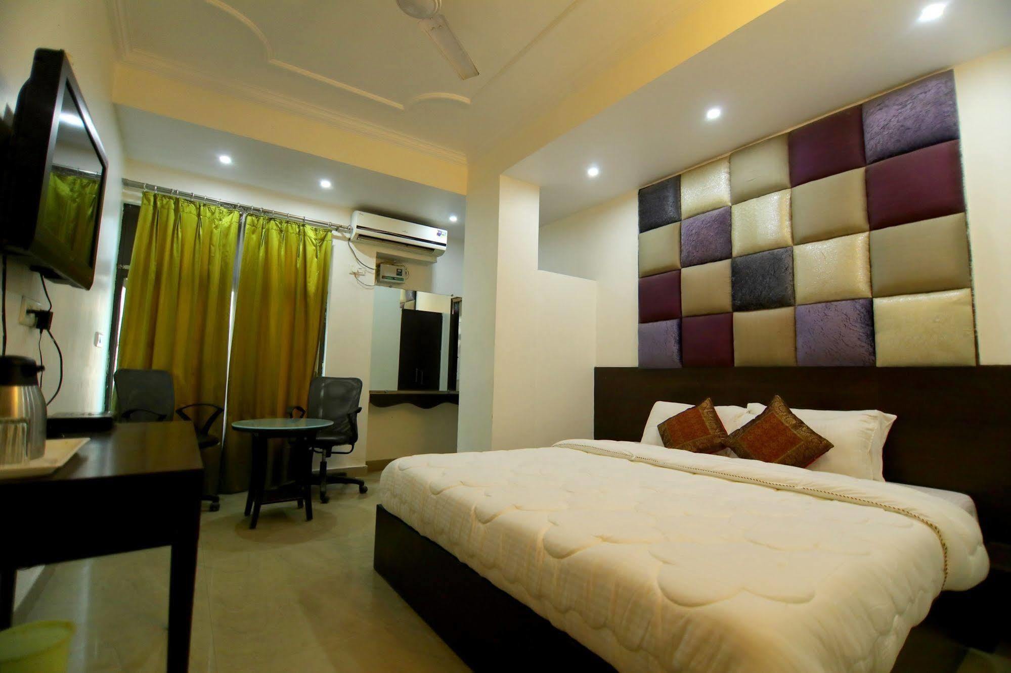 Fabhotel Prime Sarin Inn Heritage Varanasi Exterior foto